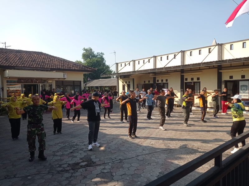 Rayakan HUT Bhayangkara ke-78, Polsek Papar Gelar Olahraga Bersama Forkompimcam 